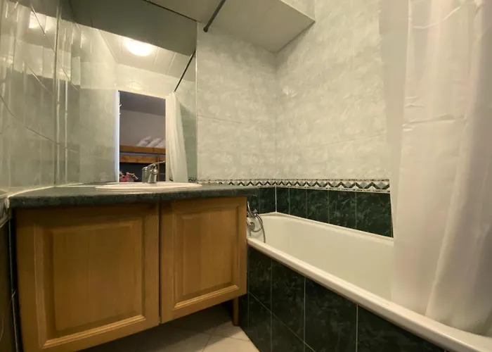 Appartement Neves - Location: Pour 4 Personnes Dans Un Quartier Anime