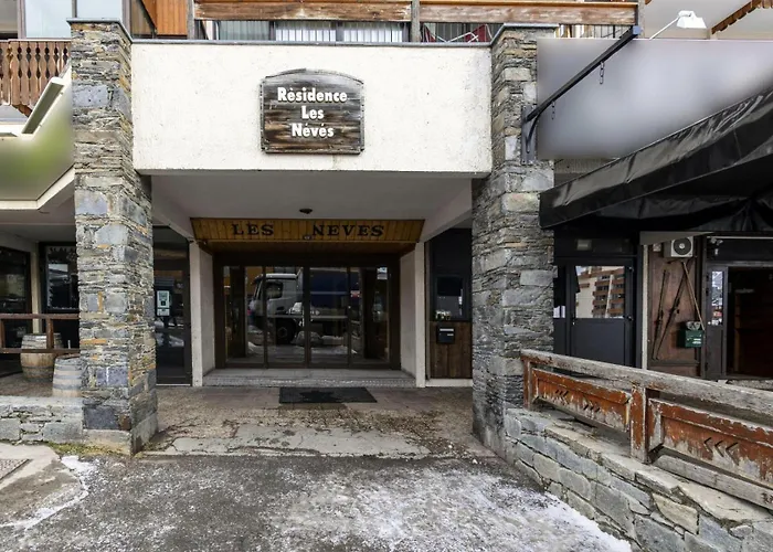 Neves - Location: Pour 4 Personnes Dans Un Quartier Anime Val Thorens