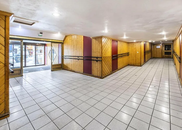 Neves - Location: Pour 4 Personnes Dans Un Quartier Anime * Val Thorens