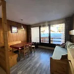 Neves - Location: Pour 4 Personnes Dans Un Quartier Anime Val Thorens