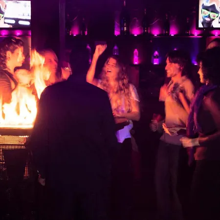 Neves - Location: Pour 4 Personnes Dans Un Quartier Anime * Val Thorens