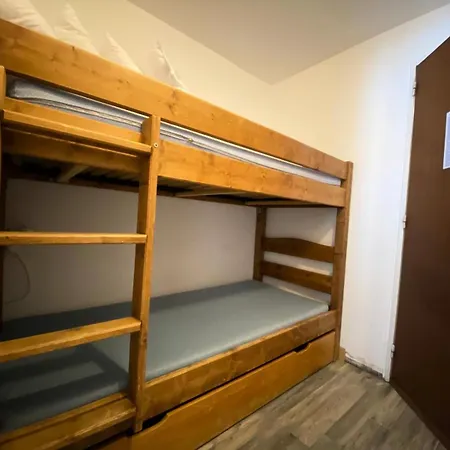 Appartement Neves - Location: Pour 4 Personnes Dans Un Quartier Anime Val Thorens