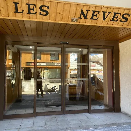 Neves - Location: Pour 4 Personnes Dans Un Quartier Anime * فال تورُن