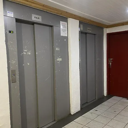 شقة Neves - Location: Pour 4 Personnes Dans Un Quartier Anime