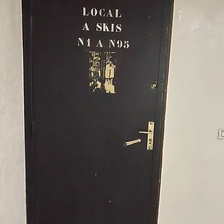 شقة Neves - Location: Pour 4 Personnes Dans Un Quartier Anime فال تورُن