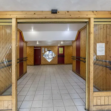 Neves - Location: Pour 4 Personnes Dans Un Quartier Anime شقة *